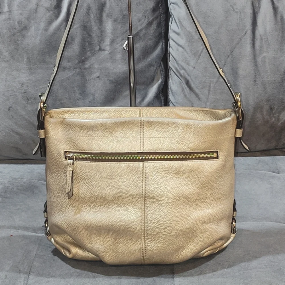 EUC COACH BEIGE/GOLD METALLIC PEBBLED LEATHER SHOUDLER BAG ADJUSTABLE STRAP